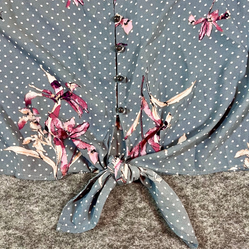 Urban Romantics‎ Cropped Tie Front Blouse Womens L Gray Floral Cottagecore Boho - Picture 3 of 10
